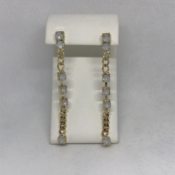 WHITE GEM EARRINGS ✨✨✨ - Picture 1 of 2